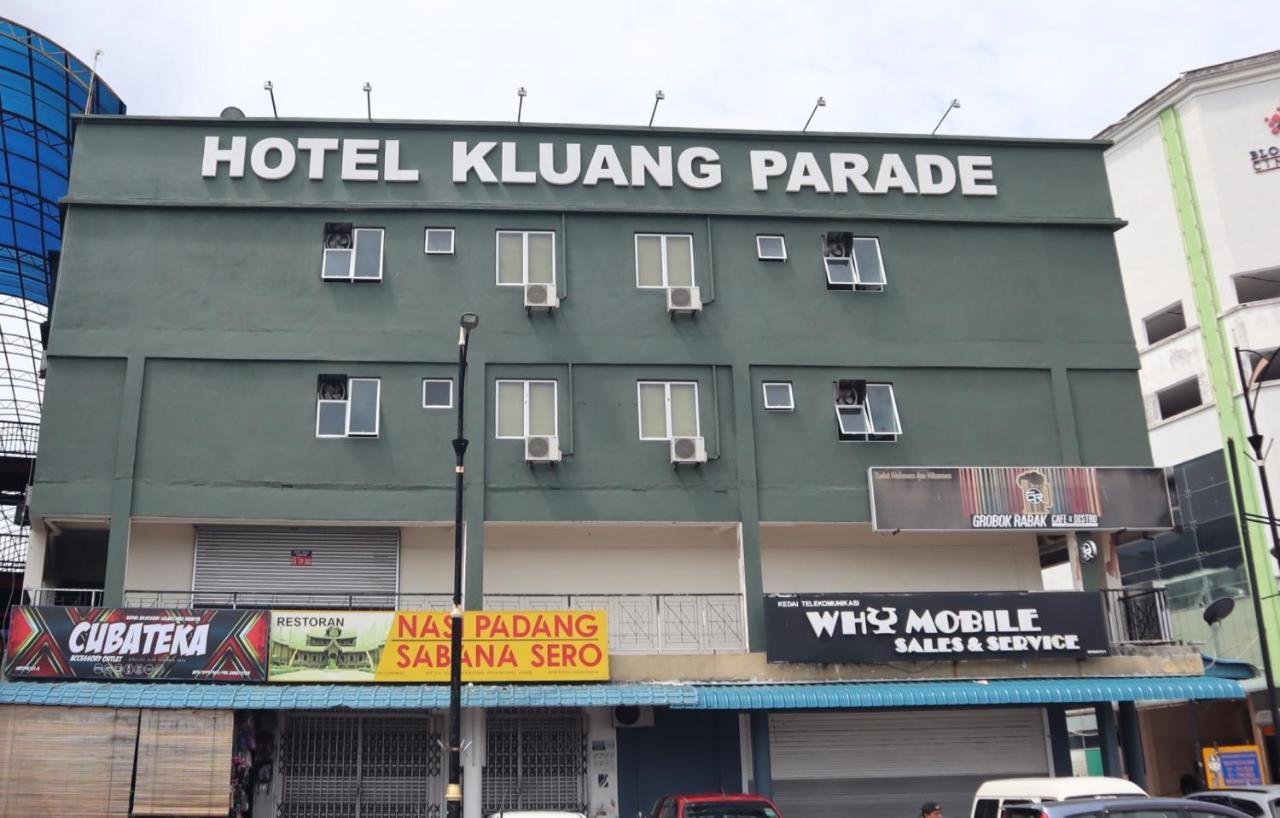 Room V At Kluang Parade Near Bus Stop Kluang Exterior foto